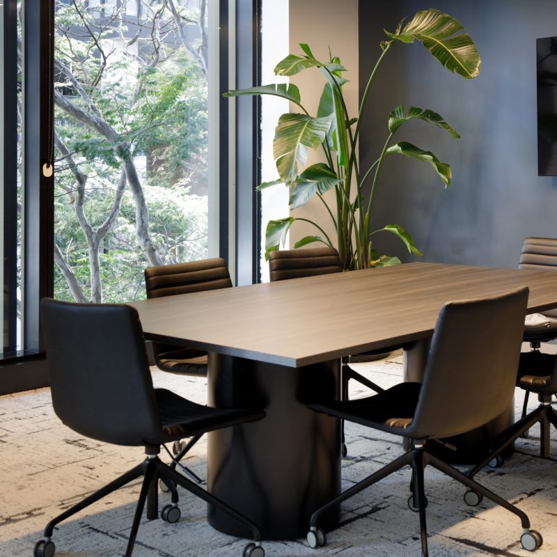 Rand Chair and Drum Base Table